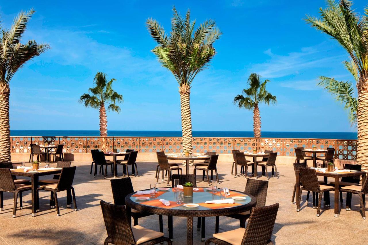 Sheraton Sharjah Beach Resort And Spa Zewnętrze zdjęcie