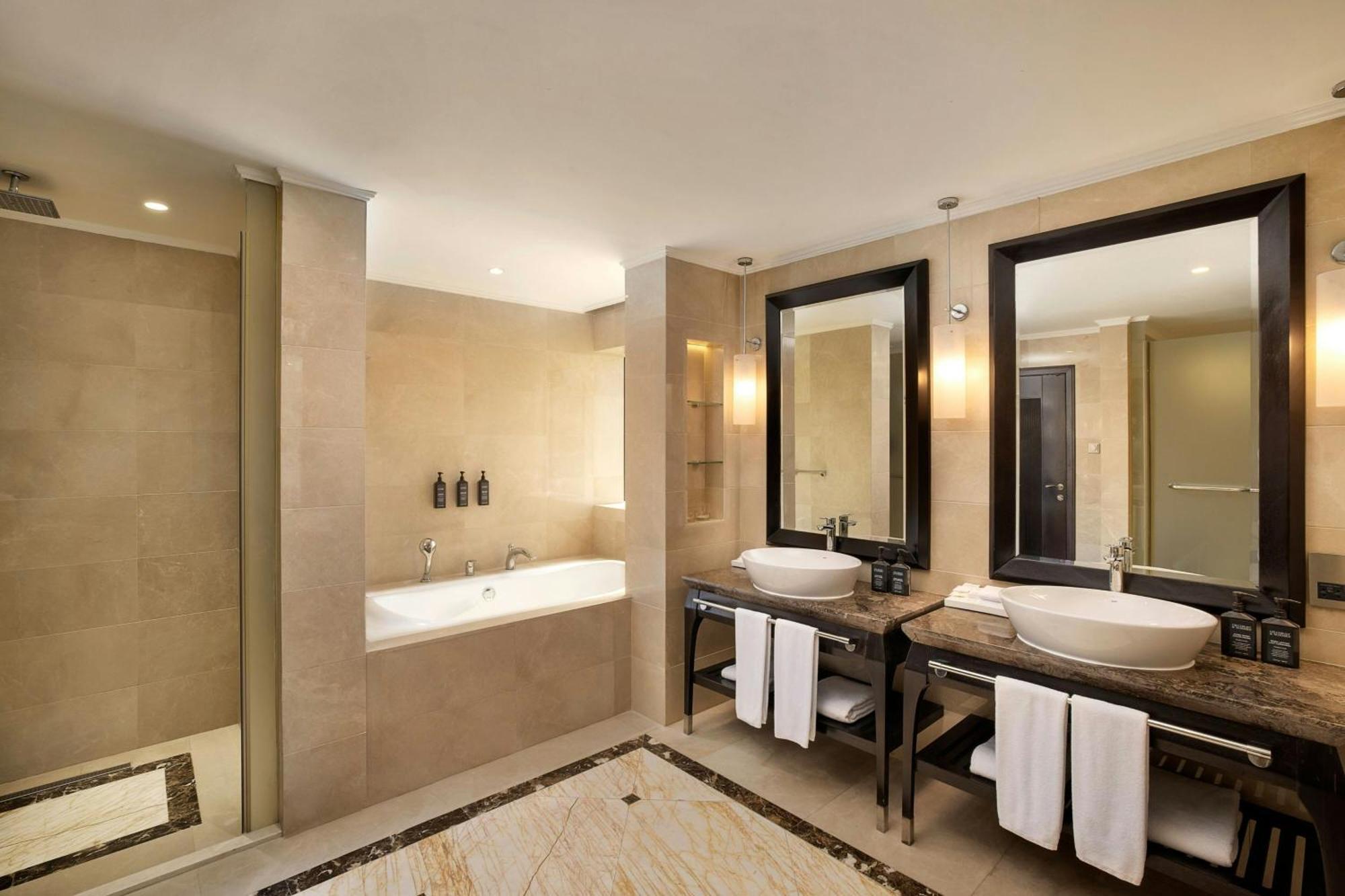Sheraton Sharjah Beach Resort And Spa Zewnętrze zdjęcie